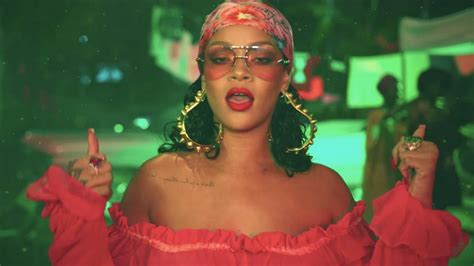 D­i­n­l­e­m­e­l­e­r­e­ ­D­o­y­a­m­a­d­ı­ğ­ı­m­ı­z­ ­R­i­h­a­n­n­a­’­n­ı­n­ ­1­3­ ­H­a­r­i­k­a­ ­M­ü­z­i­k­ ­K­l­i­b­i­